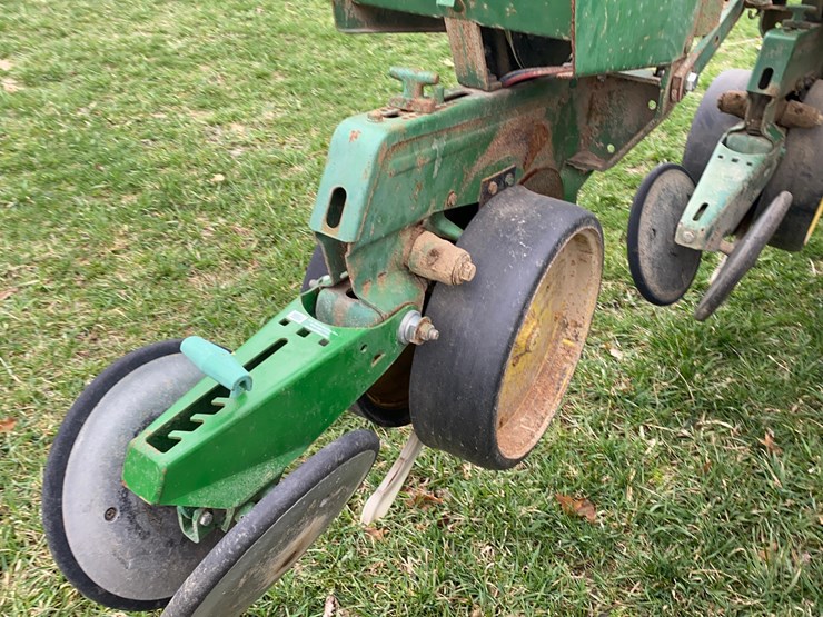 john-deere-7000-image-28