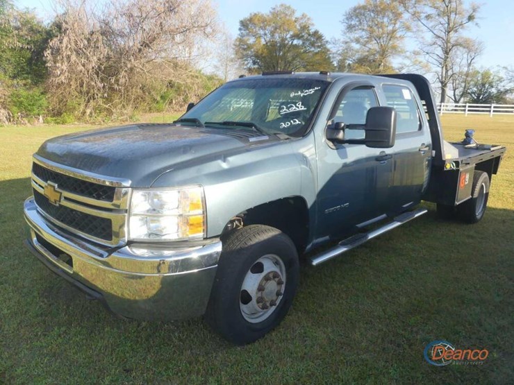 2012-chevrolet-3500hd-image-11