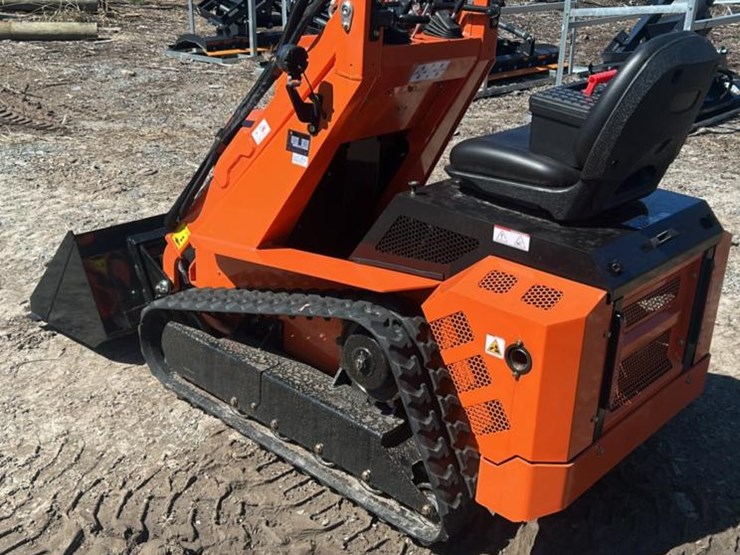 #1021-•-unused-landhero-mini-skid-steer-image-6