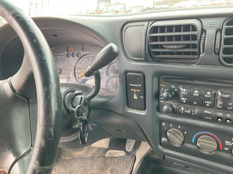 2000-chevrolet-s10-image-65