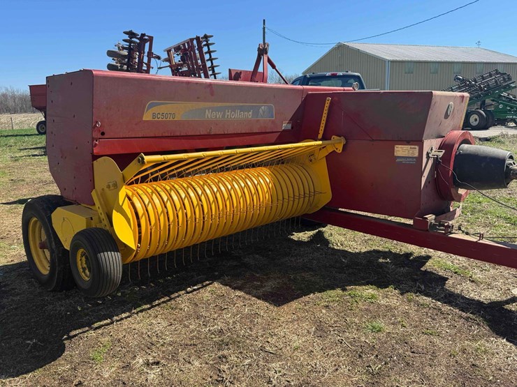 new-holland-bc5070-image-2