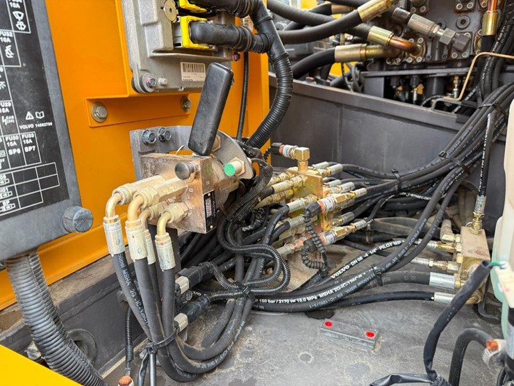 volvo-ec220dl-image-49