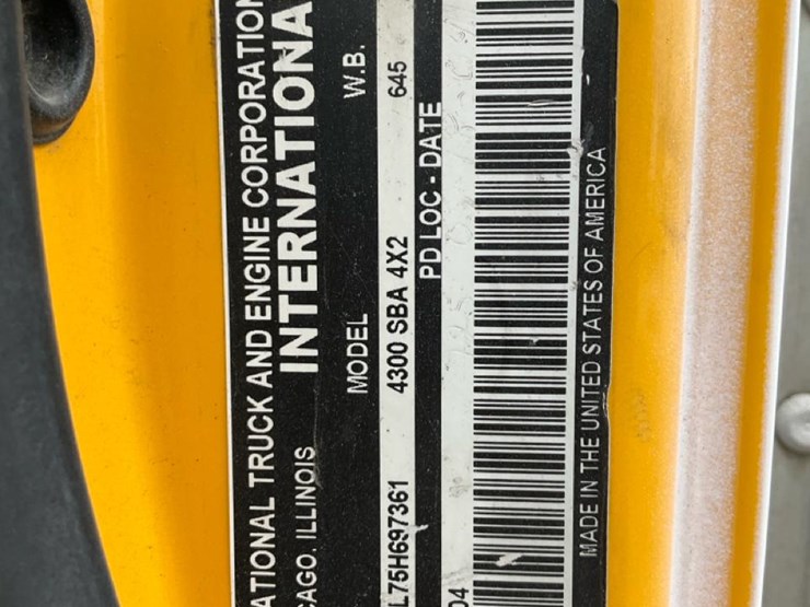2005-international-durastar-4300-image-9