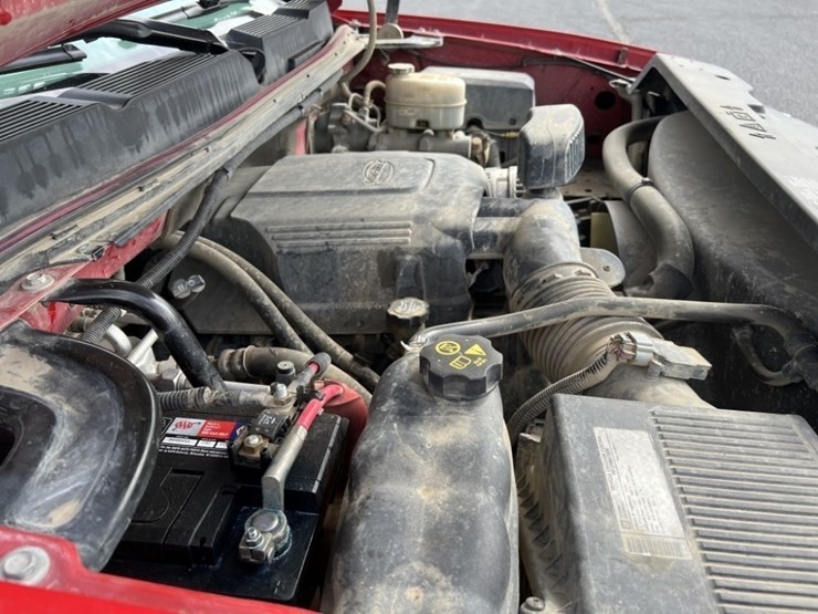 2011-chevrolet-silverado-2500-image-28