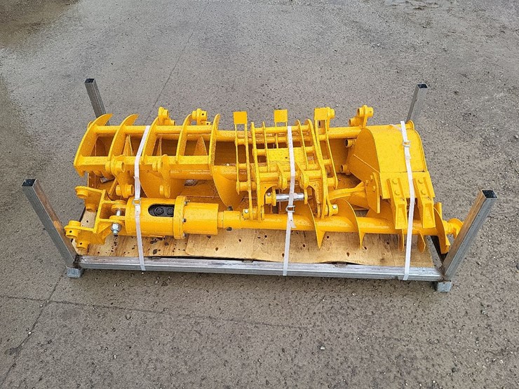 mini-mini-excavator-attachments-image-2