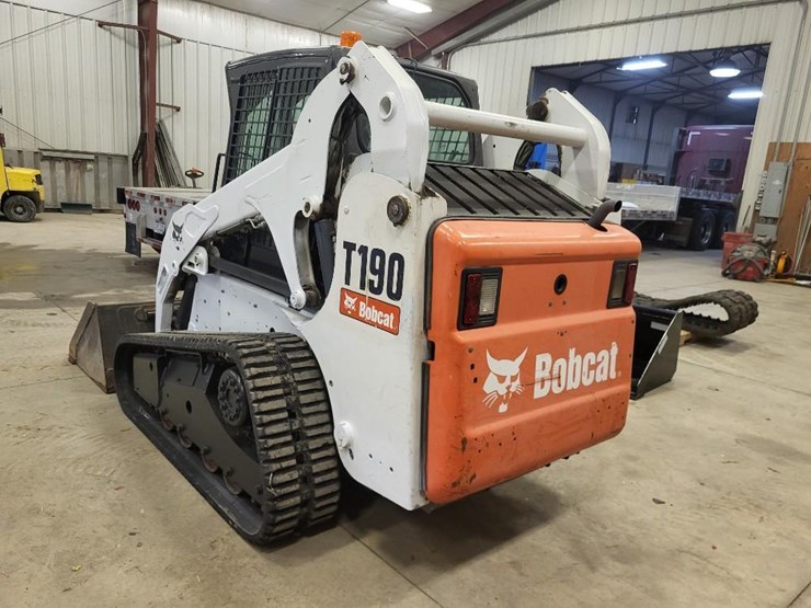 2012-bobcat-t190-image-3