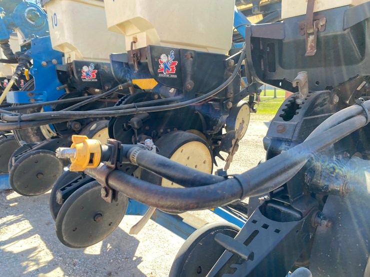 2009-kinze-3600-image-19