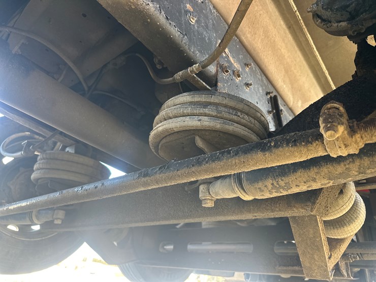 2012-international-7600-image-60