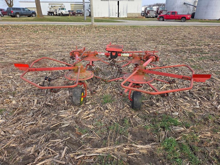 new-holland-163-image-13