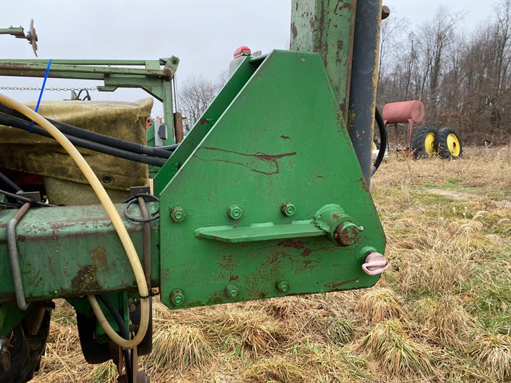 kinze-24-row-planter-image-17