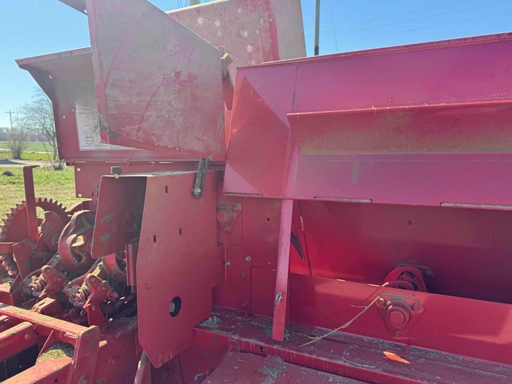 new-holland-bc5070-image-13