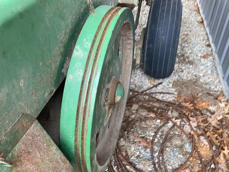 john-deere-337-image-8