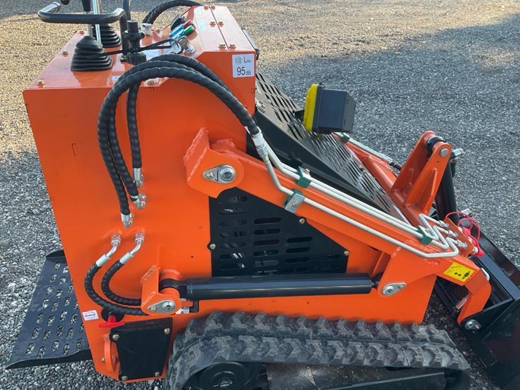 #1015-•-landhero-ldh-t460-mini-skid-steer-image-9