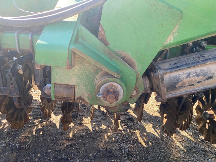 great-plains-solid-stand-30-image-48