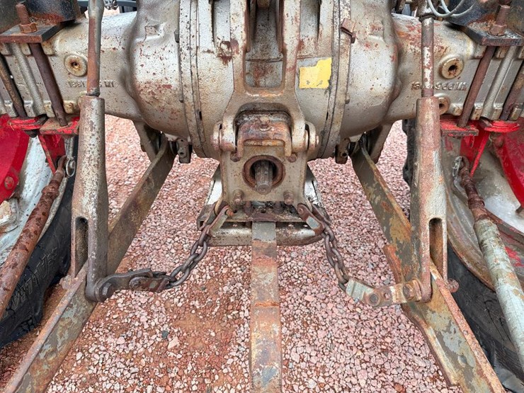 massey-ferguson-165-image-24