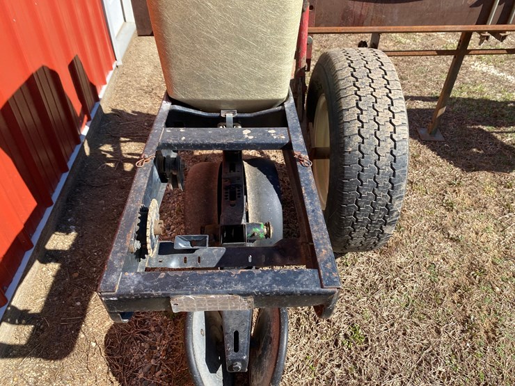 3pt-tool-bar-male-seed-corn-planter-image-8