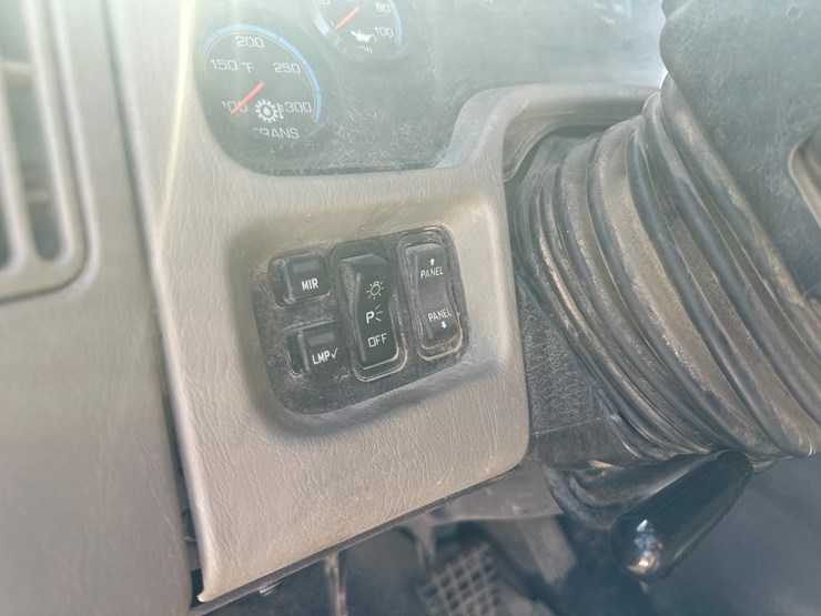 2012-international-7600-image-26