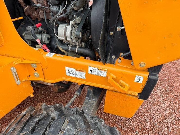 case-570n-xt-image-37