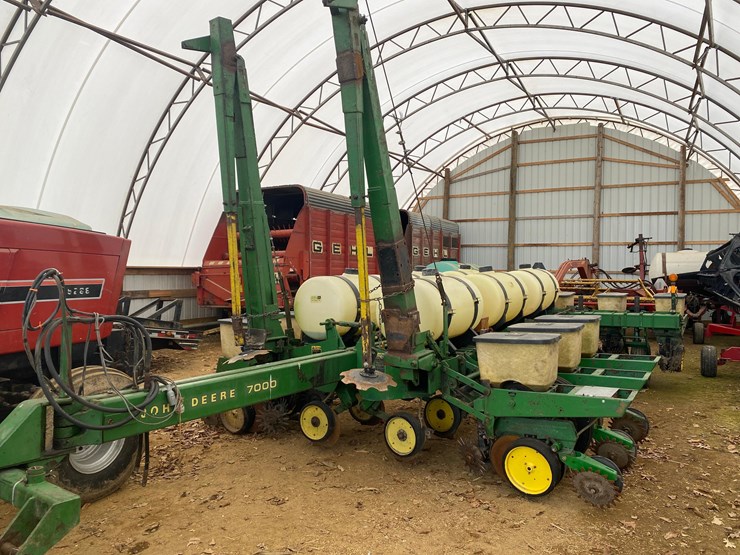 john-deere-7000-image-1