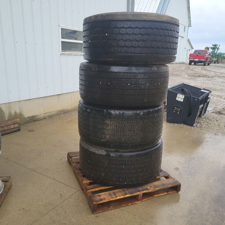 (4) 445/50R22.5 Super single Tires w/Aluminum Rims