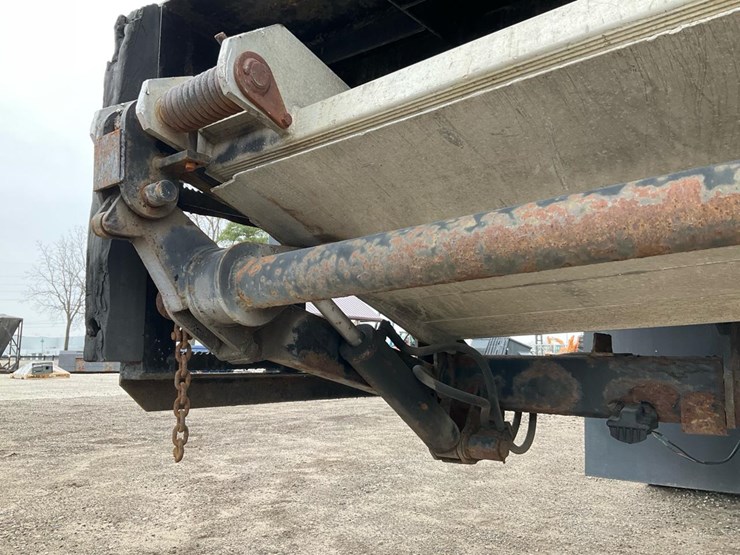 2005-international-durastar-4300-image-37