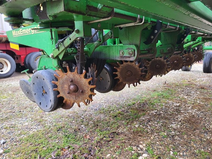 2010-john-deere-1770nt-image-19