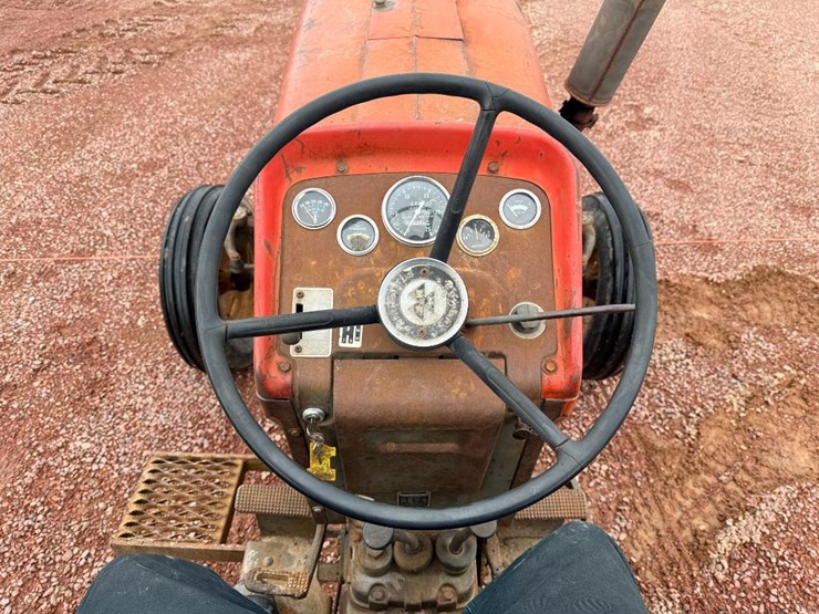 massey-ferguson-165-image-30