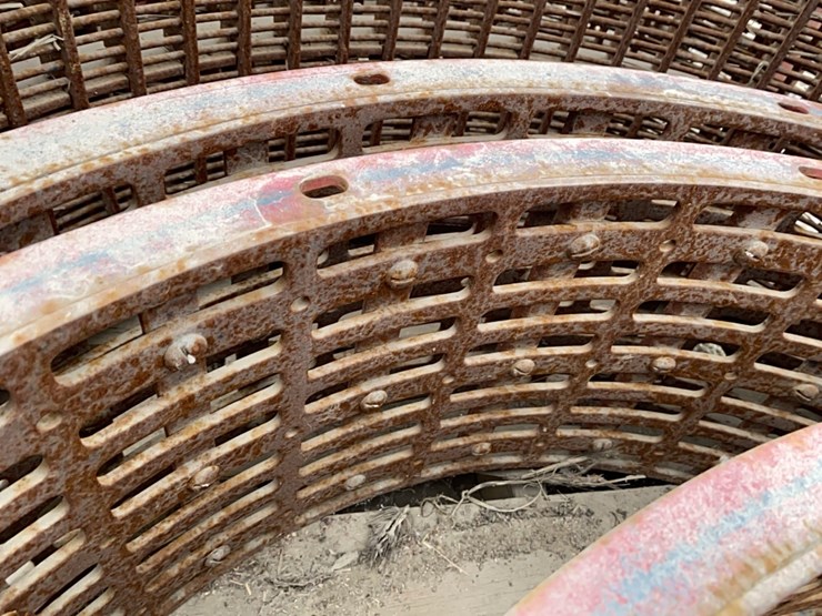 case-ih-2388-combine-concaves-image-8