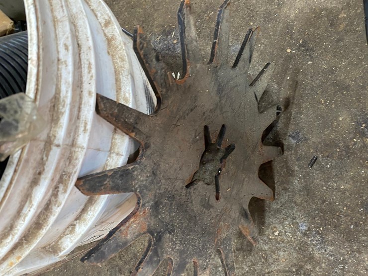 2009-kinze-3600-image-96