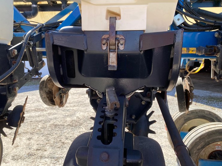 2009-kinze-3600-image-45