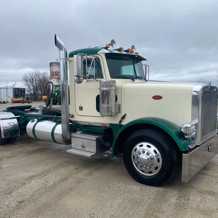 2002 PETERBILT 379