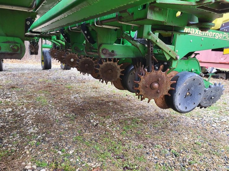 2010-john-deere-1770nt-image-60