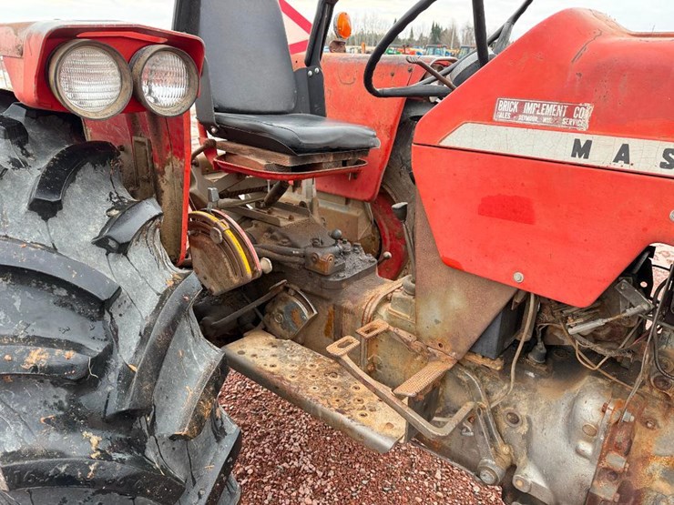 massey-ferguson-165-image-25