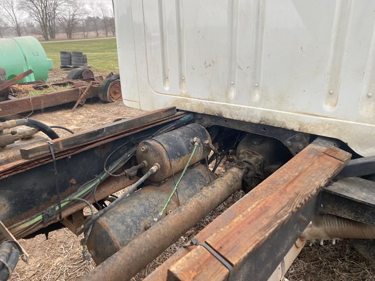 1998-case-ih-4900-image-22