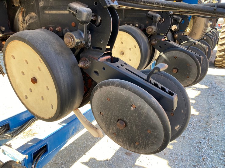 2009-kinze-3600-image-36