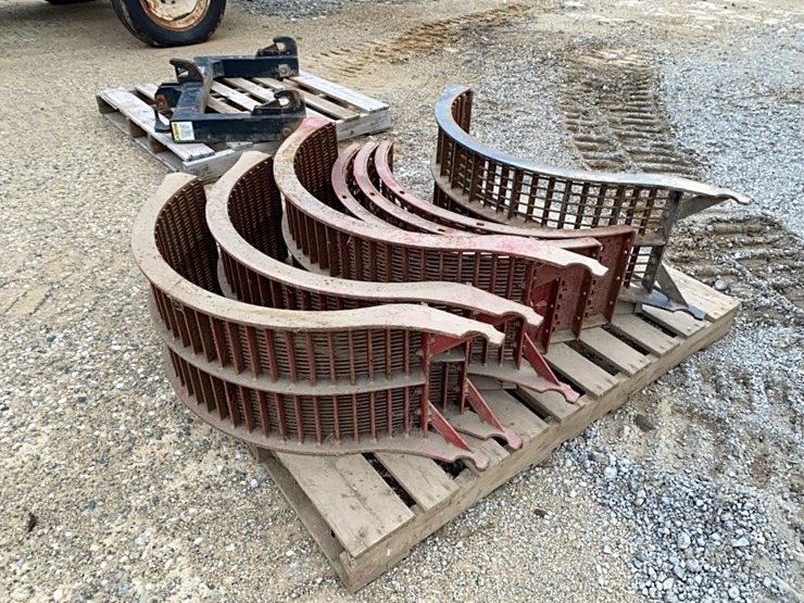 case-ih-2388-combine-concaves-image-2