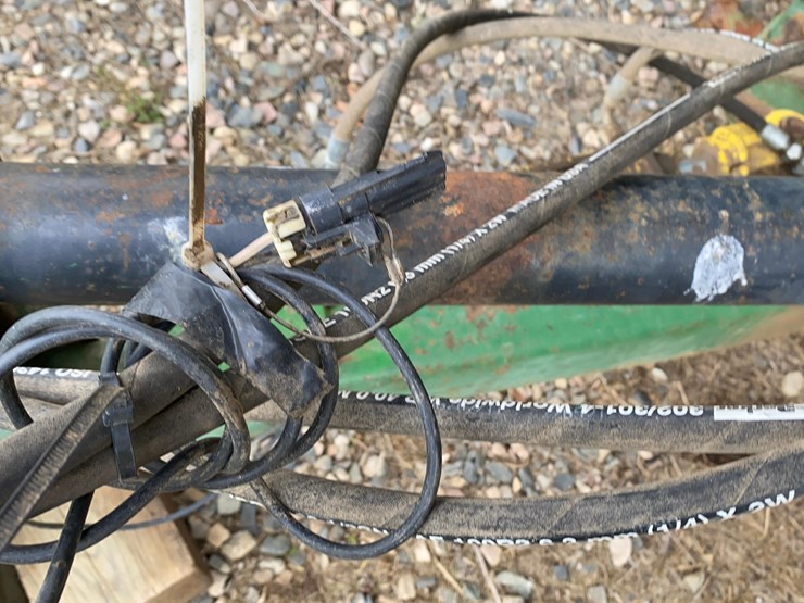 john-deere-337-image-34