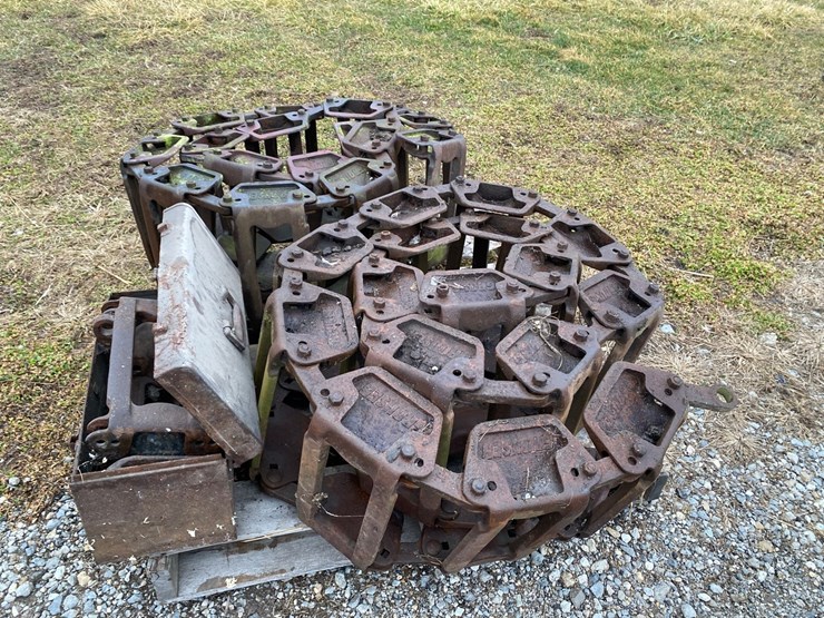 grouser-steel-skidsteer-tracks-image-2