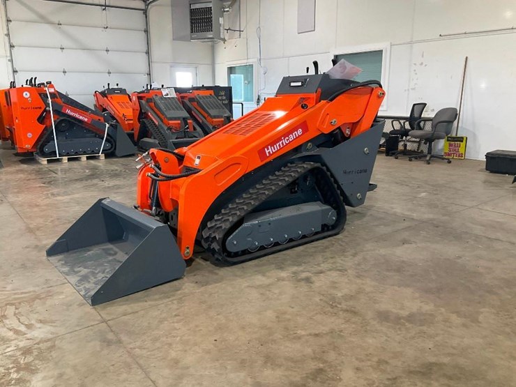 #1018-•-hurricane-hrc600l-mini-skid-steer-loader-image-1