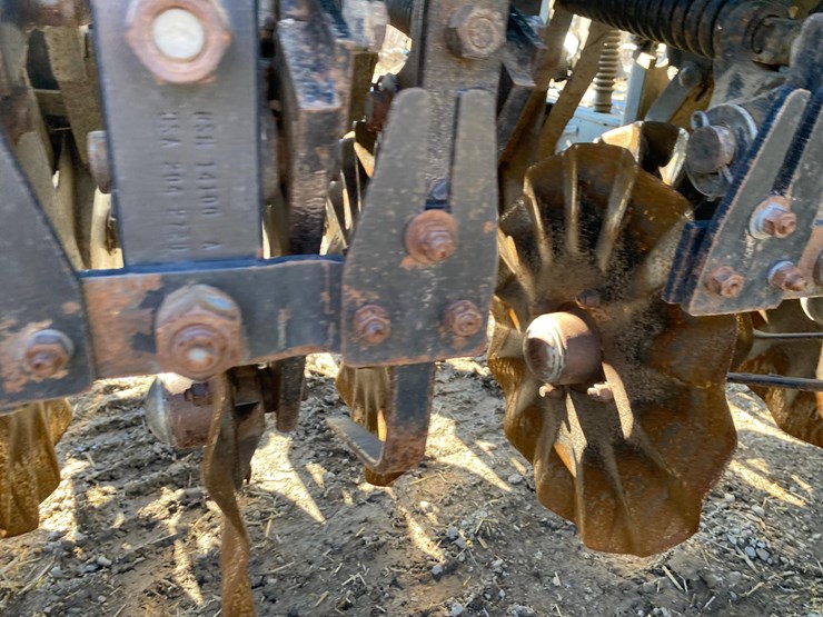 great-plains-solid-stand-30-image-54