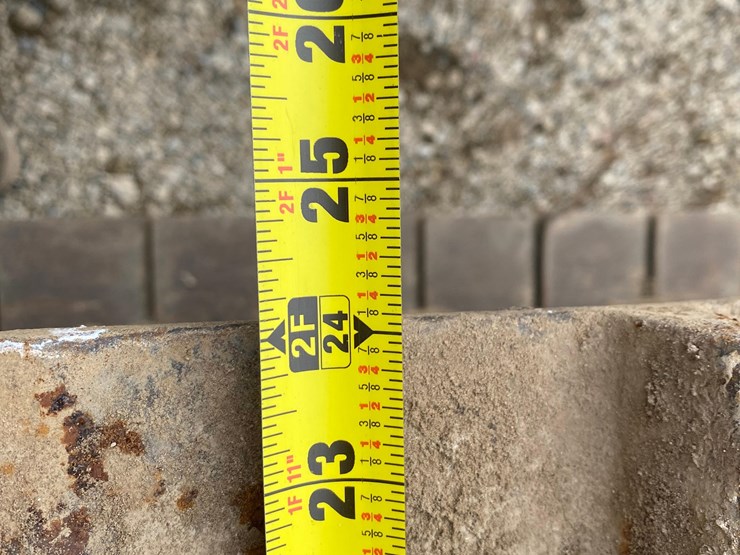 2005-deere-700h-image-63