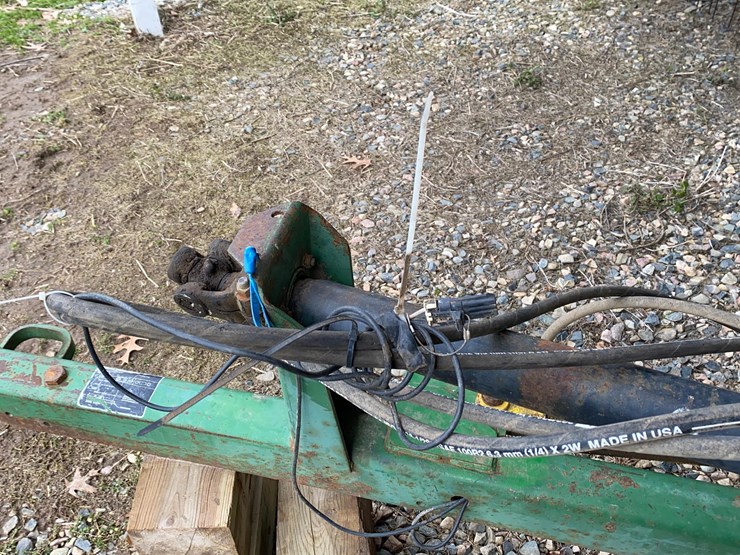 john-deere-337-image-17