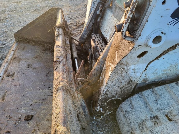 2017-bobcat-t630-image-10