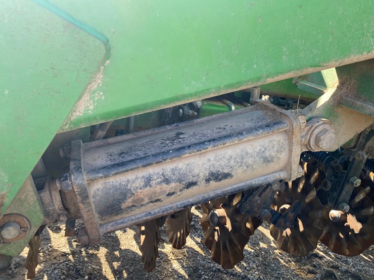 great-plains-solid-stand-30-image-49