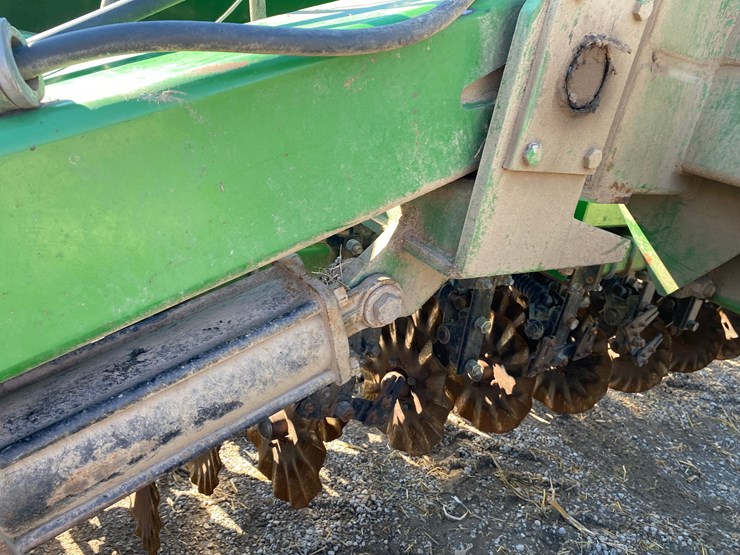 great-plains-solid-stand-30-image-43