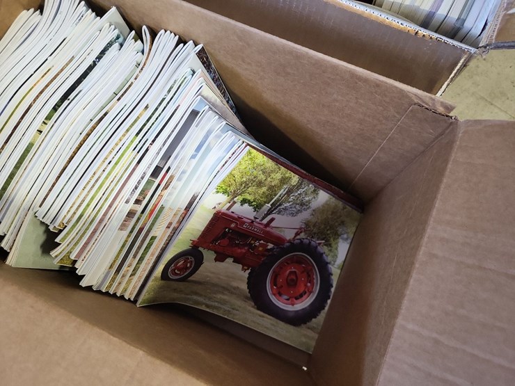 assorted-red-power-round-up-and-harvester-highlight-magazines-image-3