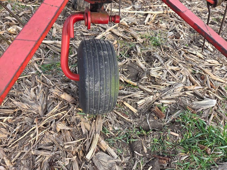 new-holland-163-image-14