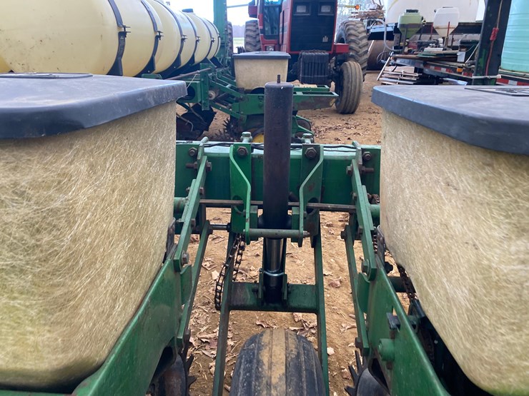 john-deere-7000-image-28