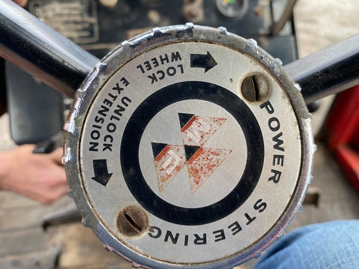 massey-ferguson-1135-image-67