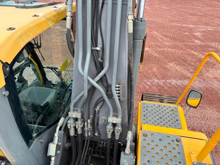 volvo-ec220dl-image-45